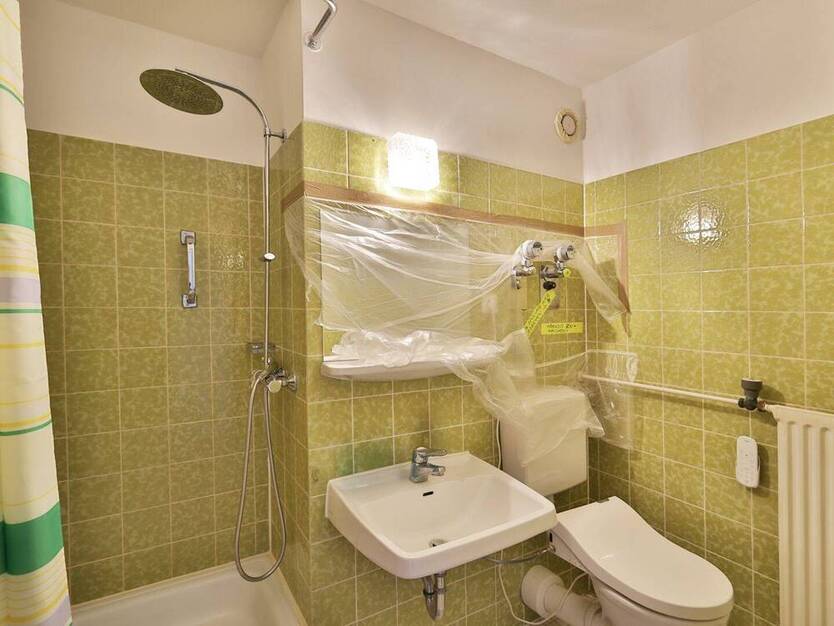 Großzügige, lichtdurchflutete Wohnung mit viel Gestaltungspotential