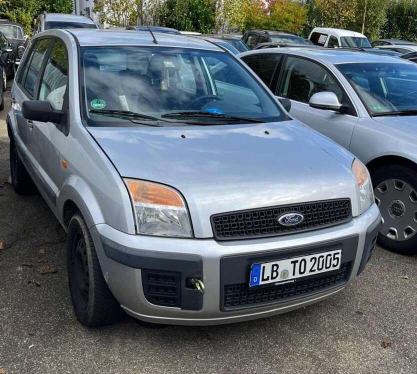 Ford Fusion 181.000 km 800 € Stuttgart 70569