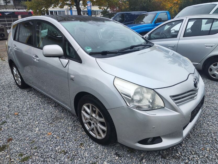 Toyota Verso 390.000 km 2.999 € weinstadt 71384