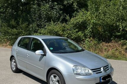 VW Golf 125.100 km 3.890 &euro; Stuttgart 70469
