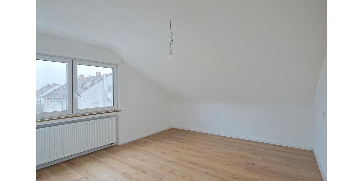 Dachgeschoßwohnung Leinfelden-Echterdingen Echterdingen - 3 Zimmer, 71 m&sup2;, 1.200&euro; | Angebot:24770665
