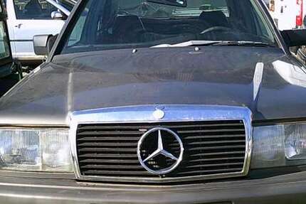 Mercedes-Benz 190 171.690 km 2.490 &euro; Backnang 71522