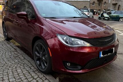 Chrysler Pacifica 46.000 km 29.999 &euro; Stuttgart 70190