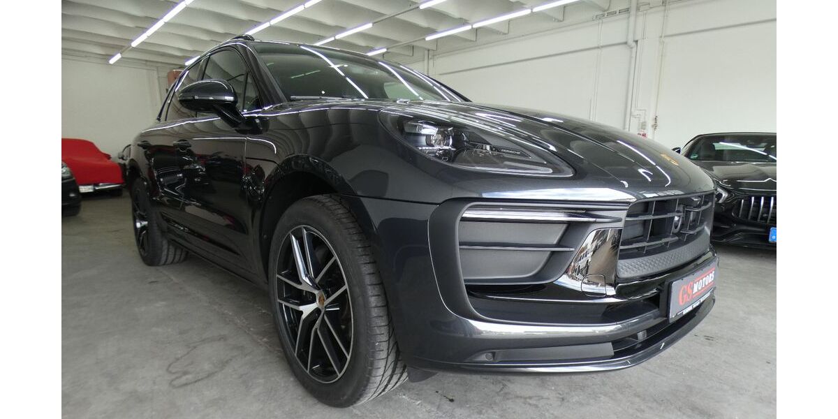 Porsche Macan 17.600 km 67.899 &euro; Metzingen 72555