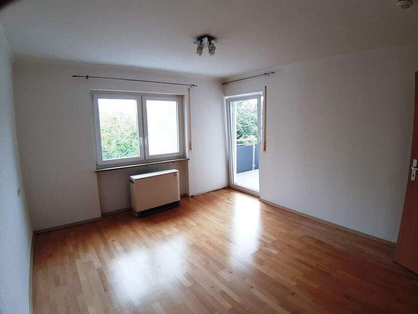 Großzügige 3 Zimmer-Wohnung in energetisch saniertem 3-Familien-Haus! 3 zimmer