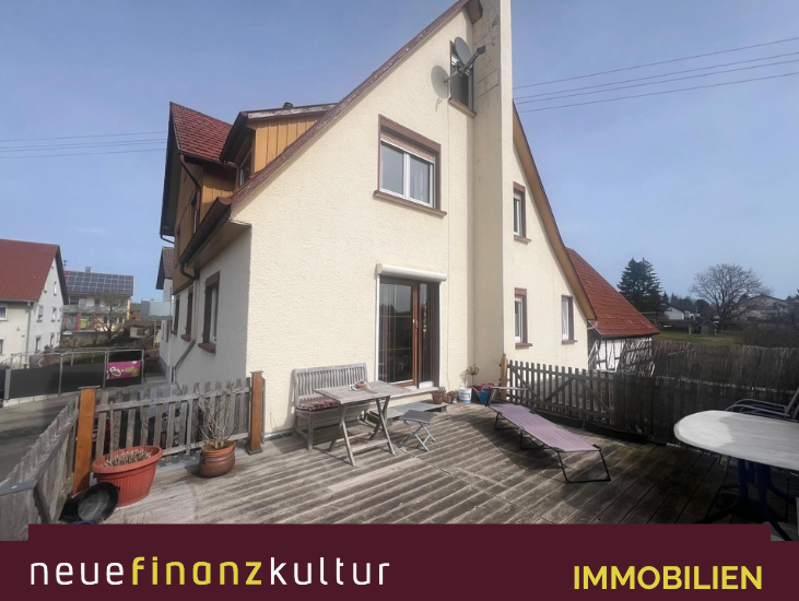 Haus zum Kaufen in Bad Urach - Hengen 325.000 € 228 m²