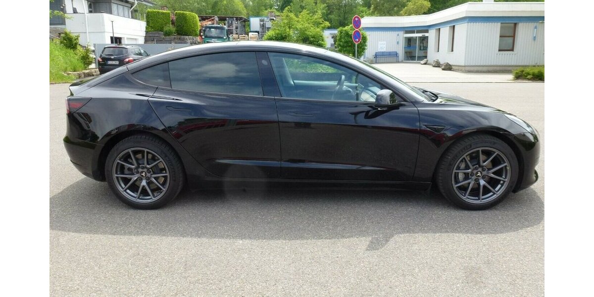 Tesla Model 3 SR+ RWD 60 kWH neuwertig * Mwst. ausweisba 11.300 km 34.900 &euro; Nürtingen 72622