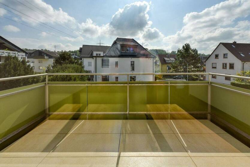 +++ gehobene & ruhige Lage - hell, sonnig & hochwertig - Süd-Balkon - EBK-Übern. & Kfz-Stpl. möglich +++ 2 zimmer