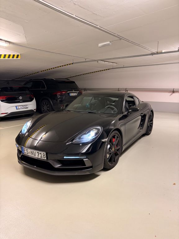 Porsche Cayman 54.075 km 58.900 € Stuttgart 70178