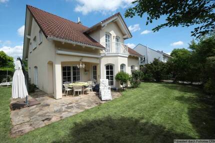 Haus Kornwestheim - 6 Zimmer, 204 m&sup2;, 1.200.000&euro; | Angebot:26786811