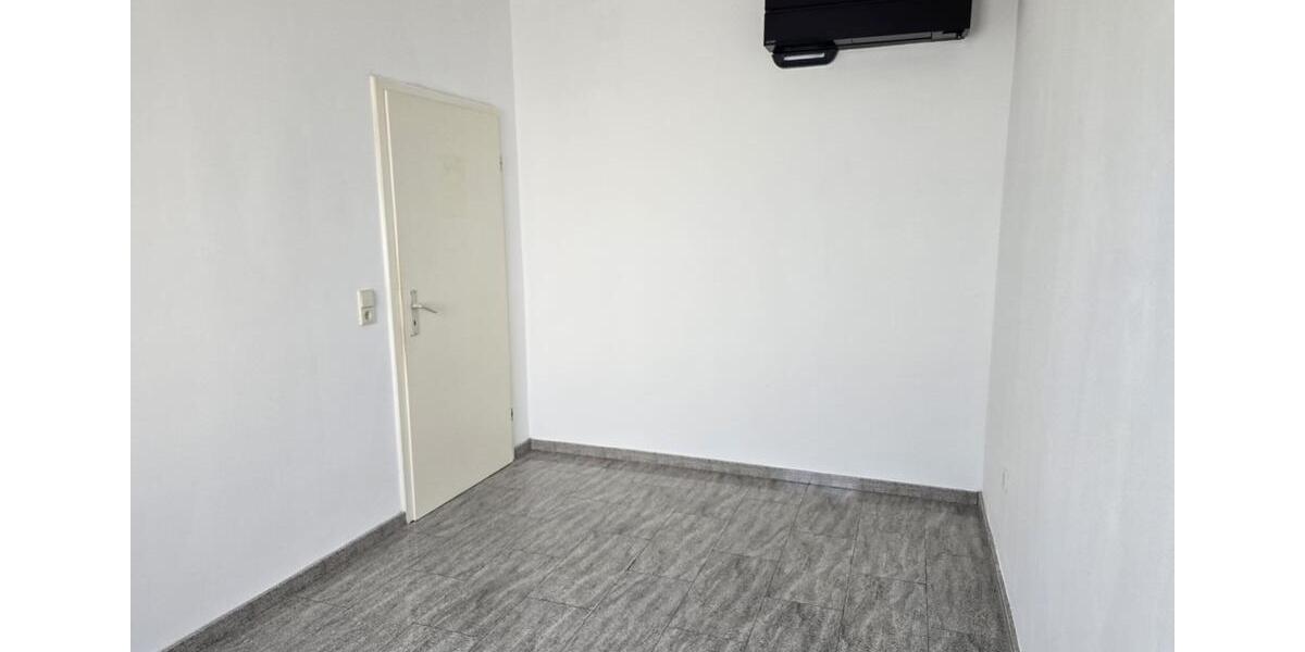 Erdgeschoßwohnung Stuttgart Bad Cannstatt - 7 Zimmer, 160 m&sup2;, 550.000&euro; | Angebot:27256457