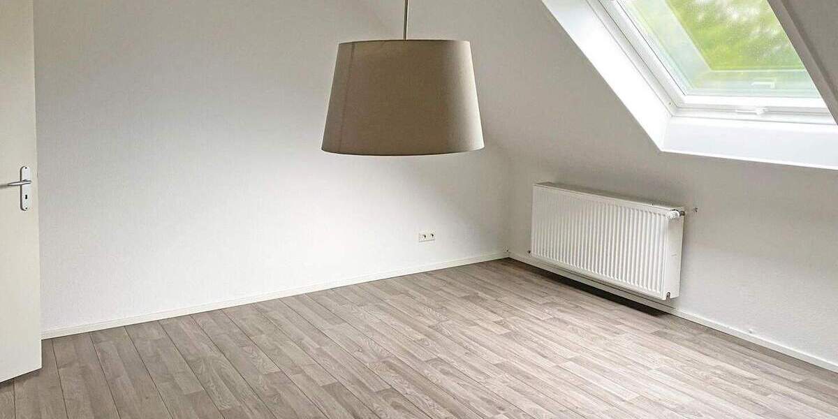 Etagenwohnung Esslingen am Neckar Pliensauvorstadt - 2 Zimmer, 64 m&sup2;, 220.000&euro; | Angebot:25837931