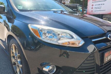 Ford Focus 130.097 km 2.750 &euro; Fellbach 70736