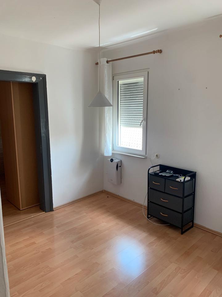 Mehrfamilienhaus 5 Parteien leerstehend