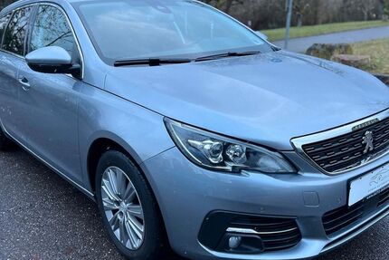 Peugeot 308 117.462 km 9.999 &euro; Stuttgart 70469