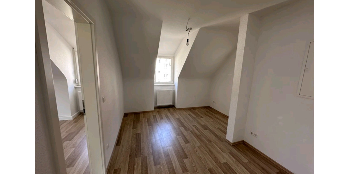Dachgeschoßwohnung Stuttgart Hedelfingen - 3.5 Zimmer, 58 m&sup2;, 1.000&euro; | Angebot:24859694