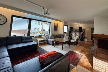 Haus Gärtringen - 8 Zimmer, 268 m&sup2;, 640.000&euro; | Angebot:26496749