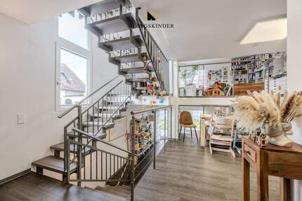 Komplett kernsaniertes REH als außergewöhnliches Split-Level-Architektenhaus in ruhiger Ortsrandlage 7 zimmer