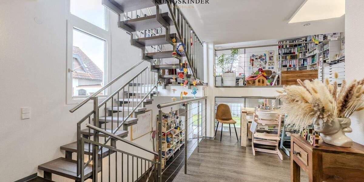 Komplett kernsaniertes REH als außergewöhnliches Split-Level-Architektenhaus in ruhiger Ortsrandlage 7 zimmer