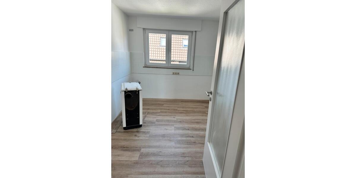 Etagenwohnung Albershausen - 3 Zimmer, 75 m&sup2;, 1.190&euro; | Angebot:26438238