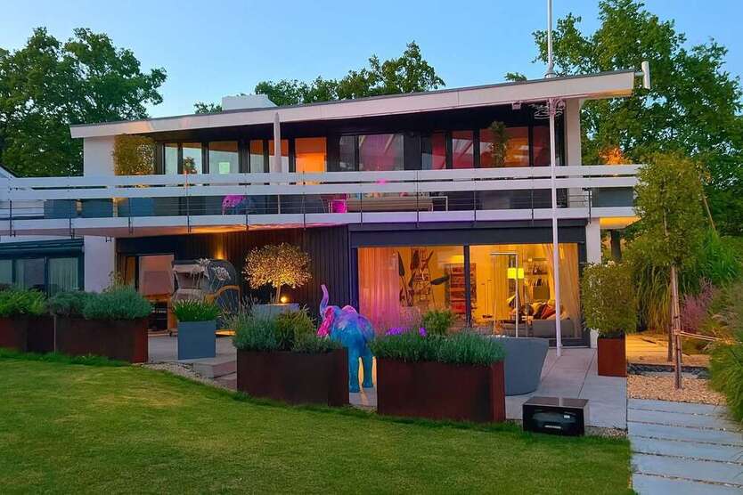 Haus zum Kaufen in Stuttgart 1.950.000 € 200 m²