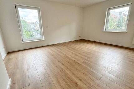Nähe Burg und Uni ! Helle kernsanierte 2-ZW, 56 m², Laminat, 2.OG ohne Aufzug