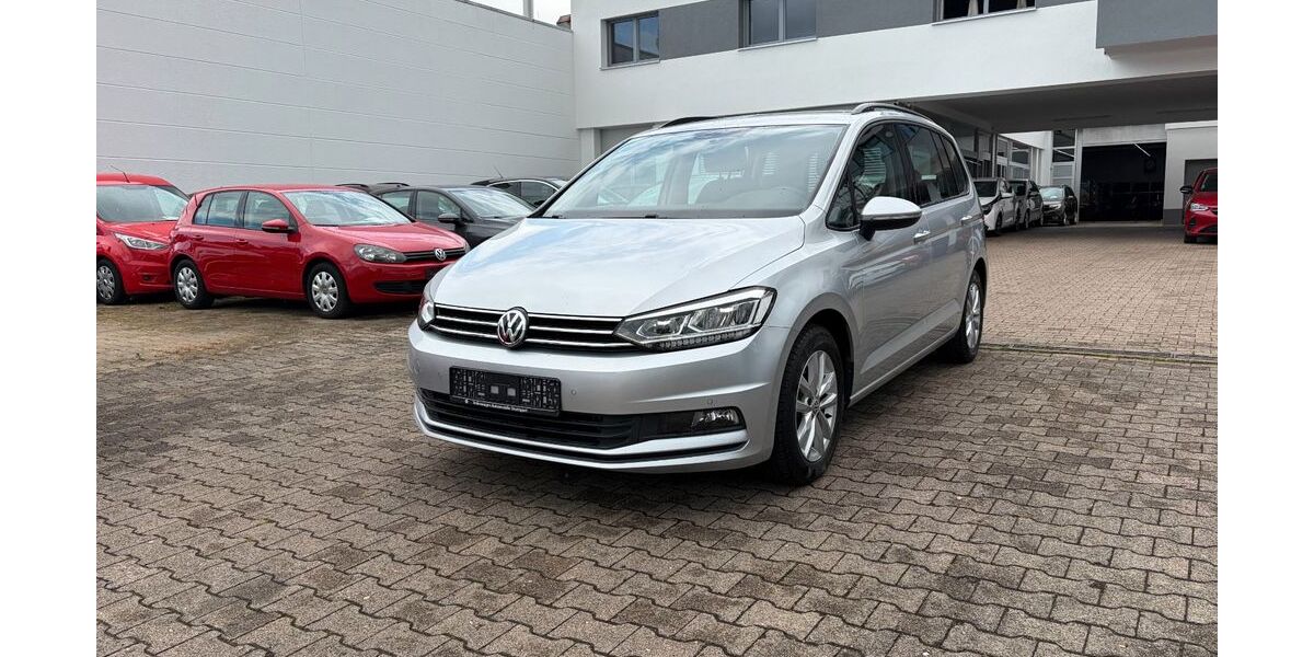 VW Touran 40.688 km 21.995 &euro; Stuttgart 70597