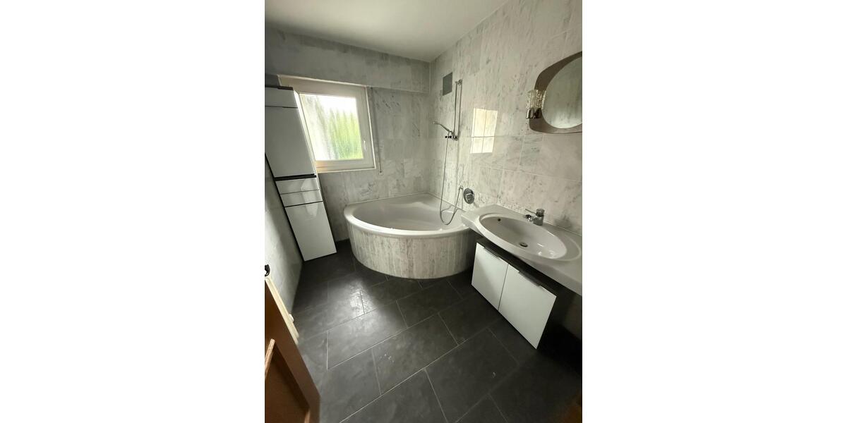 Erdgeschoßwohnung Ludwigsburg Eglosheim - 2 Zimmer, 84 m&sup2;, 1.100&euro; | Angebot:26234296