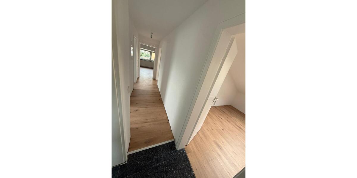Dachgeschoßwohnung Ludwigsburg Eglosheim - 3 Zimmer, 47 m&sup2;, 890&euro; | Angebot:26234301
