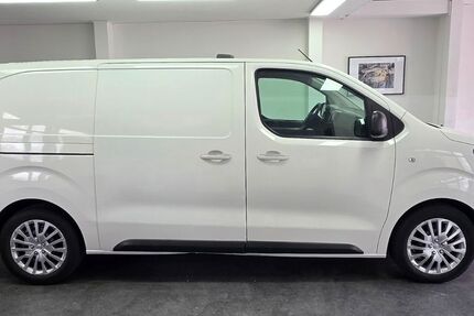 Opel Vivaro 150.000 km 10.990 &euro; Asperg/Ludwigsburg bei Stuttgart 71679