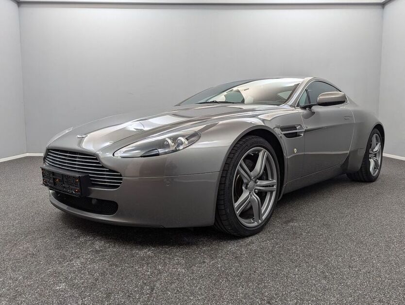 V8 Vantage