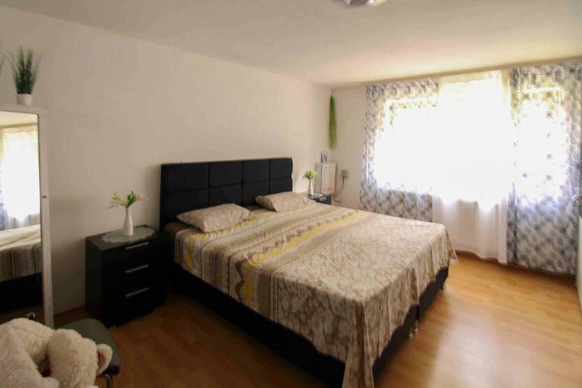 Teilvermietetes MFH mit 4 Einheiten und Top-Potenzial in Sackgassenlage zur flexiblen Nutzung 1 zimmer