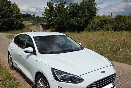 Ford Focus 56.000 km 16.700 € Schorndorf 73614