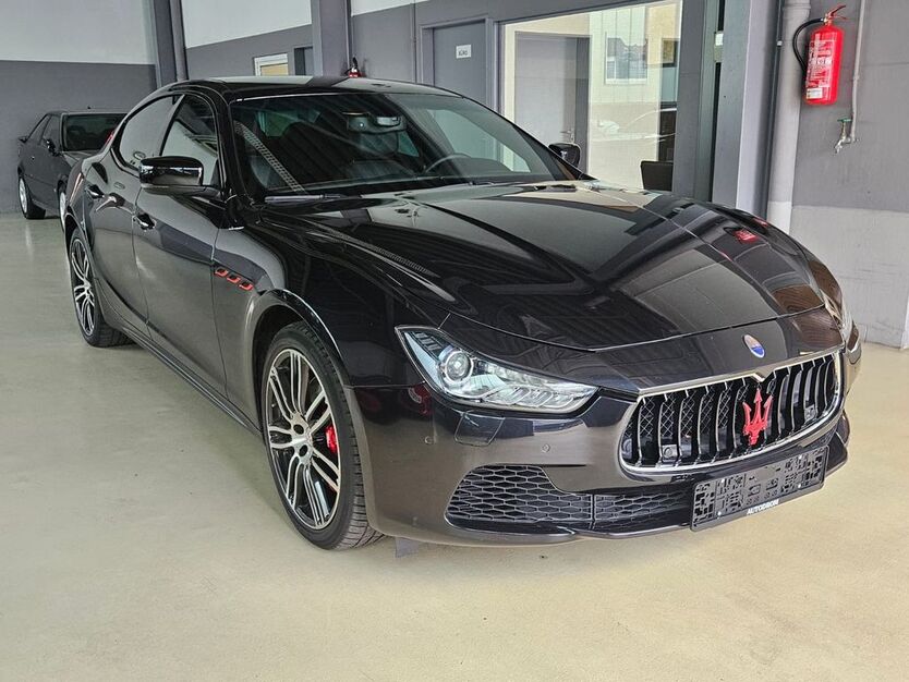 Maserati Ghibli 79.800 km 30.900 € Neckartailfingen 72666