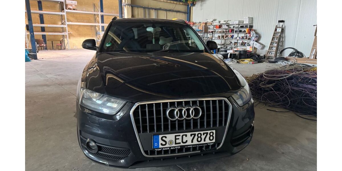Audi Q3 235.580 km 9.499 &euro; Stuttgart 70372