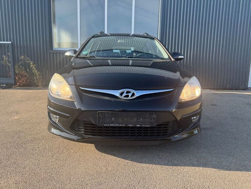 i30