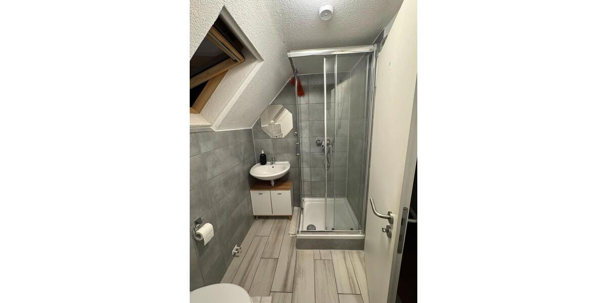 Dachgeschoßwohnung Stuttgart Luginsland - 3 Zimmer, 45 m&sup2;, 179.000&euro; | Angebot:26145432