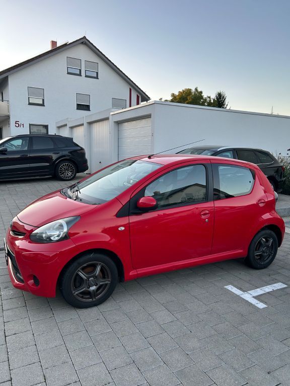 Toyota Aygo (X) 197.000 km 2.300 € Ebersbach 73061