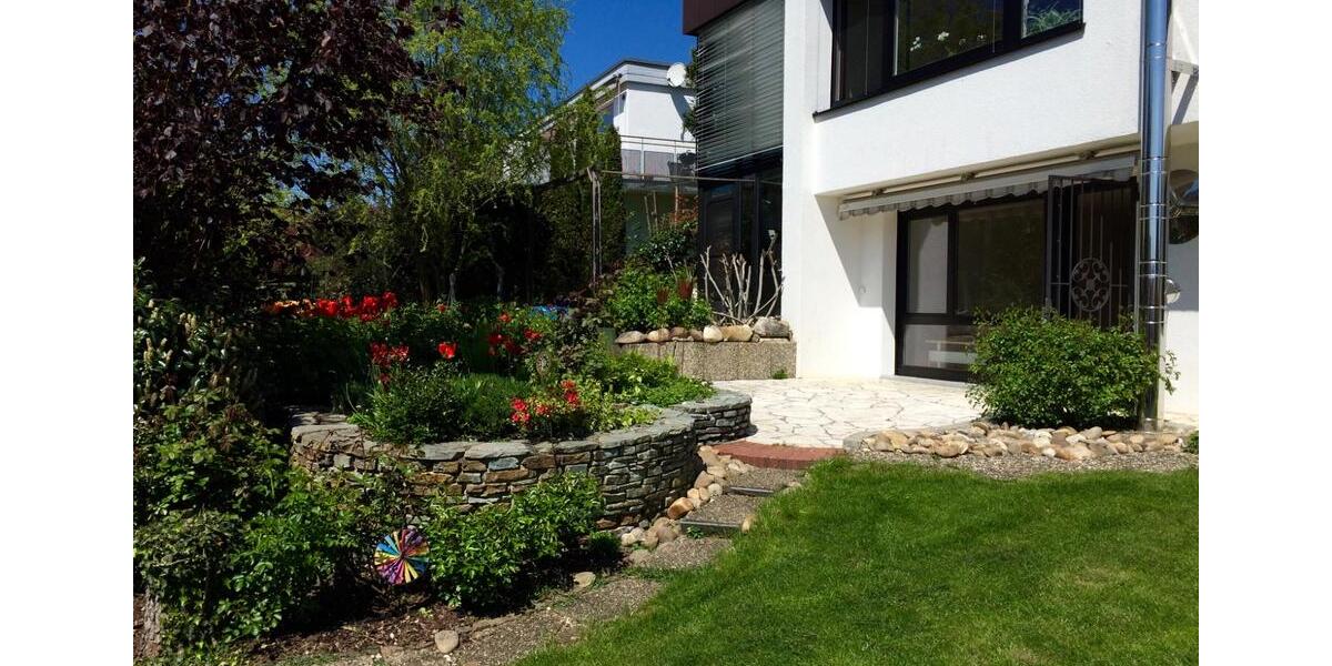 Erdgeschoßwohnung Esslingen am Neckar Brühl - 3 Zimmer, 103 m&sup2;, 1.200&euro; | Angebot:24740464