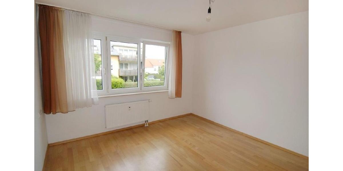 Etagenwohnung Markgröningen - 3.5 Zimmer, 80 m&sup2;, 1.200&euro; | Angebot:26640254