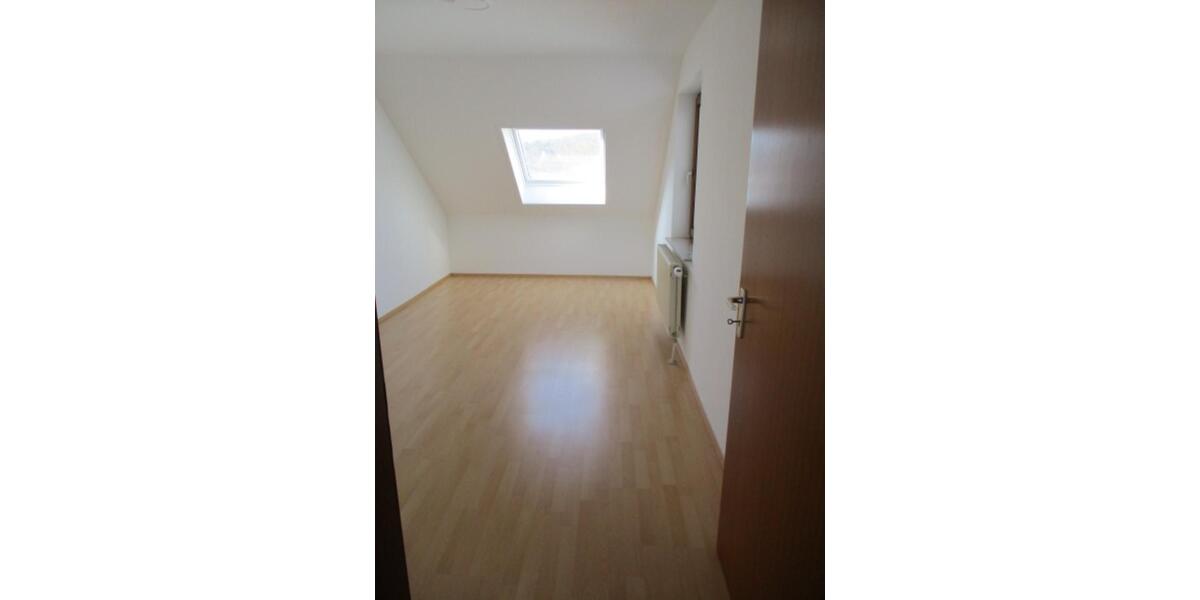 Reihenhaus Tübingen Lustnau - 6 Zimmer, 150 m&sup2;, 2.200&euro; | Angebot:25379085