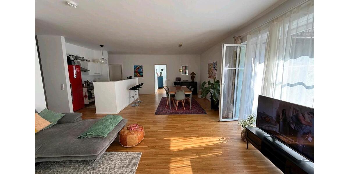 Erdgeschoßwohnung Stuttgart Bad Cannstatt - 4 Zimmer, 123 m&sup2;, 2.088&euro; | Angebot:26350152