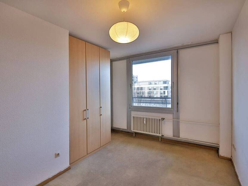 Großzügige, lichtdurchflutete Wohnung mit viel Gestaltungspotential