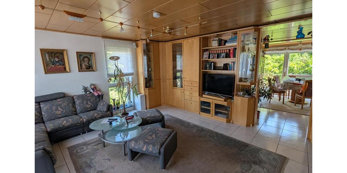 Wohnen über den Weinbergen – Stilvolle 3,5-Zimmer-Maisonette 3.5 zimmer