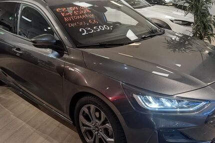 Ford Focus 15.993 km 22.890 &euro; Esslingen am Neckar 73733
