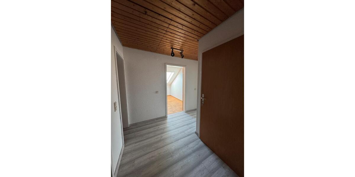 Dachgeschoßwohnung Steinheim an der Murr - 2.5 Zimmer, 72 m&sup2;, 860&euro; | Angebot:24390159