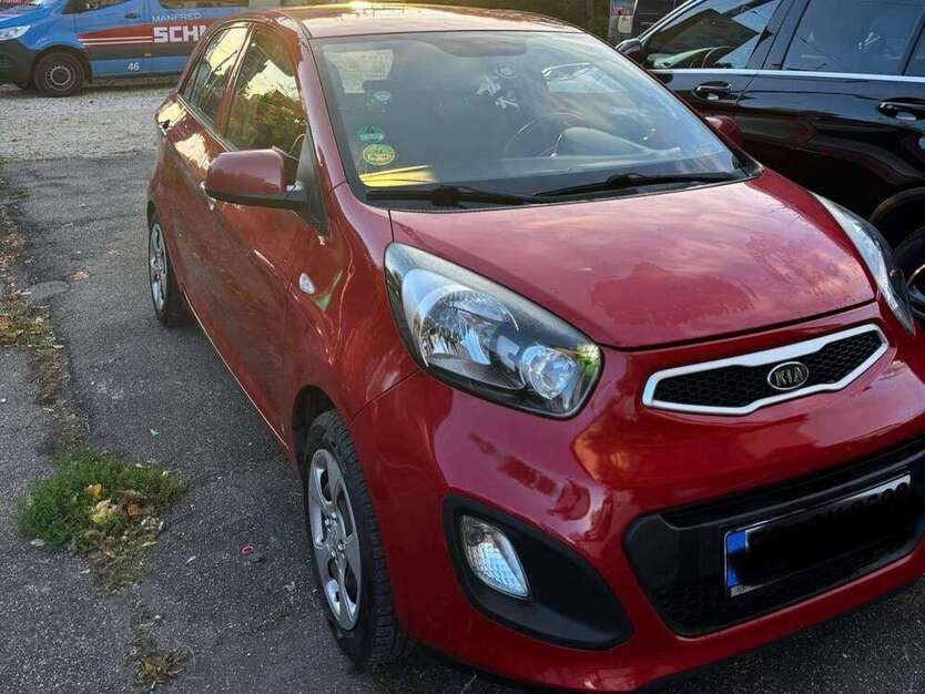 Kia Picanto 156.000 km 3.400 € Esslingen 73730