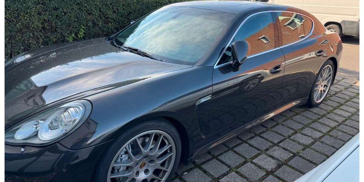 Porsche Panamera 86.800 km 32.900 € Wannweil 72827