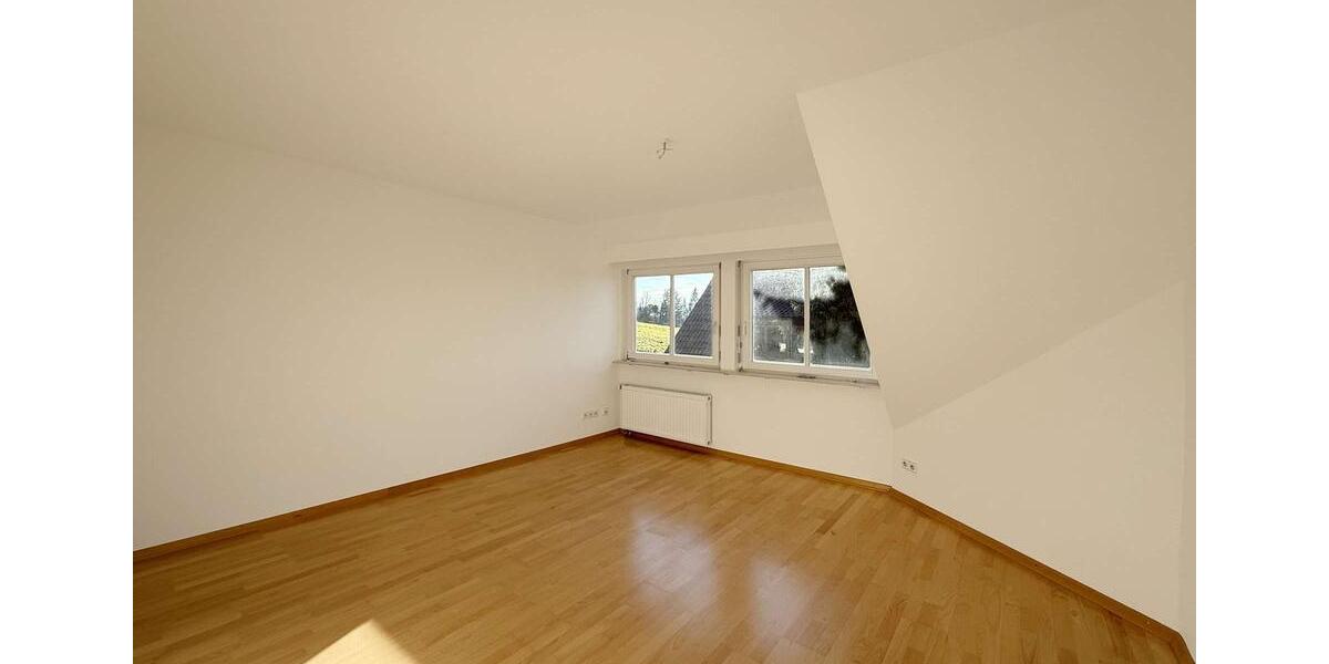Einfamilienhaus Nürtingen - 5.5 Zimmer, 175 m&sup2;, 2.700&euro; | Angebot:24571134