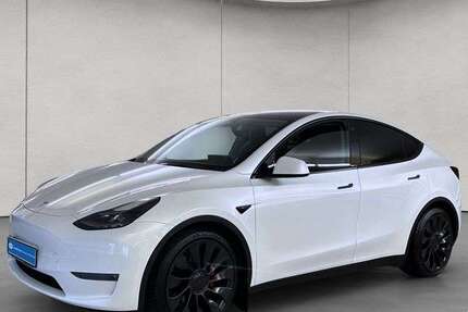 Tesla Model Y 10.707 km 40.980 &euro; Esslingen am Neckar 73730